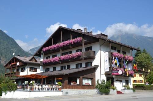 HOTEL FERRARI                        (PINZOLO) (TN)