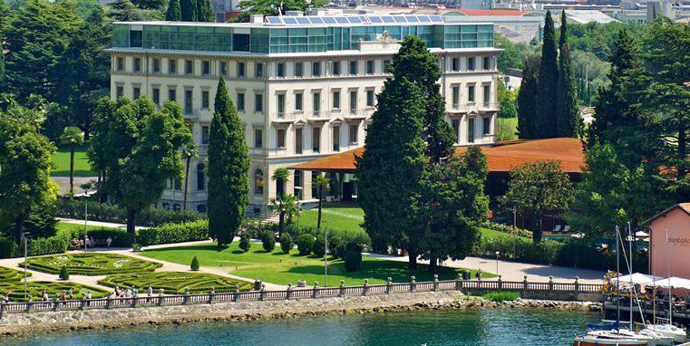 HOTEL LIDO PALACE          (RIVA DEL GARDA)  (TN)