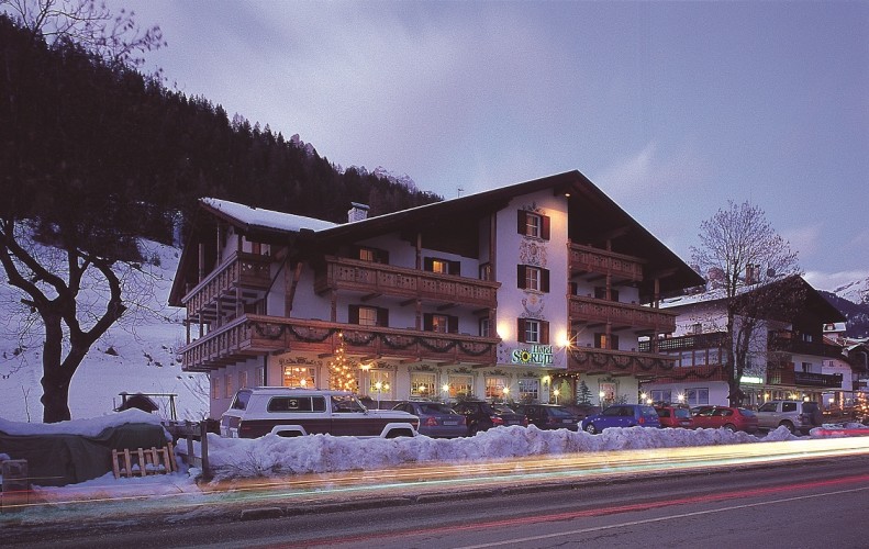 HOTEL SOREJE                    (POZZA DI FASSA) (TN)