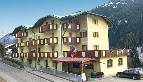 HOTEL TOSA  (PINZOLO)  (TN)