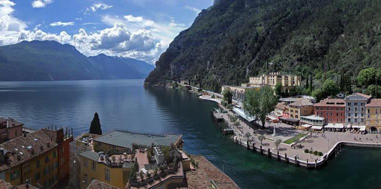 HOTEL CENTRALE                  (RIVA DEL GARDA) (TN)