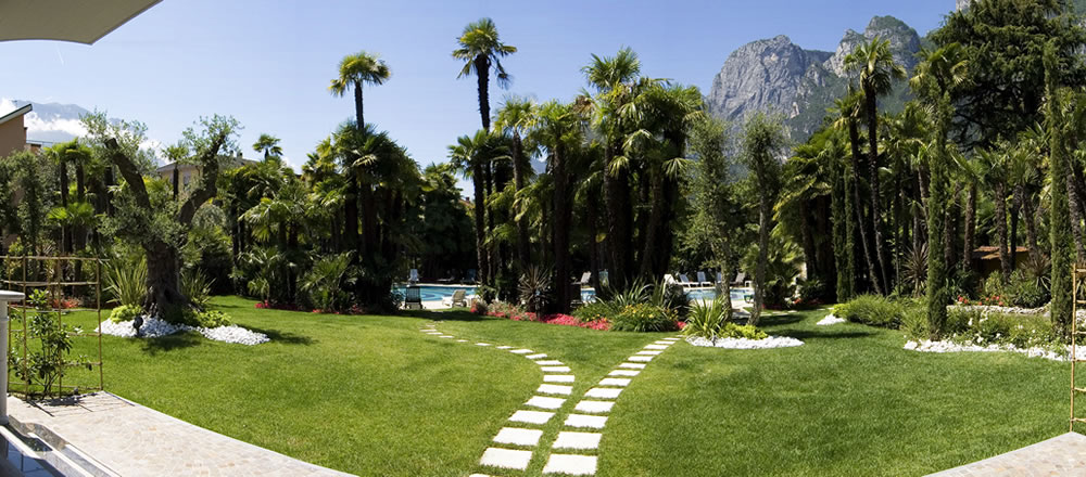 FLORA PARC HOTEL               (RIVA DEL GARDA)  (TN)