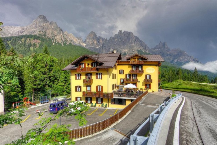 HOTEL FRATAZZA          (SAN MARTINO DI CASTROZZA) (TN)