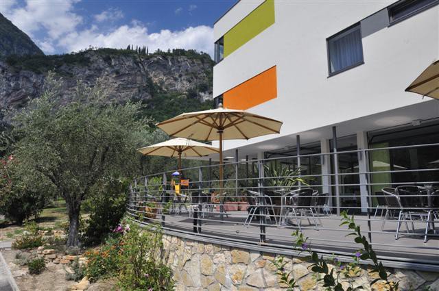 HOTEL GIOIOSA         (RIVA DEL GARDA)   (TN)