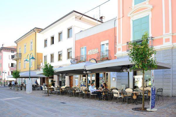 HOTEL VITTORIA         (RIVA DEL GARDA) (TN)