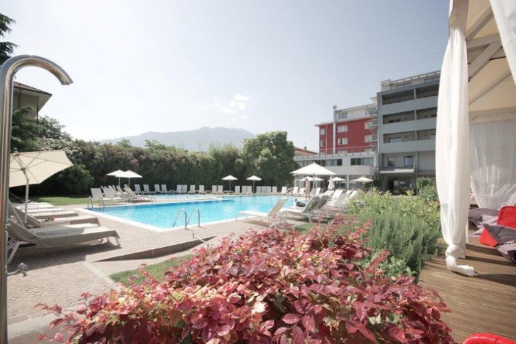 HOTEL LUISE           (RIVA DEL GARDA)  (TN)