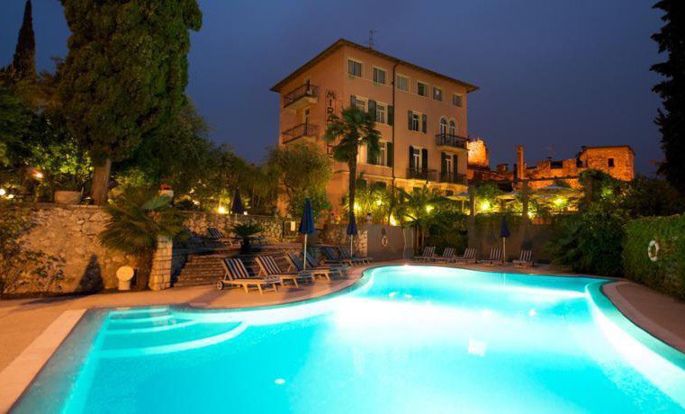 HOTEL VILLA MIRAVALLE                 (RIVA DEL GARDA) (TN)