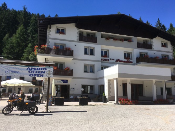 HOTEL PARADISO                                 (SARNONICO) (TN)