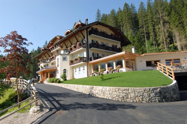 HOTEL PLANK                    (SAN MARTINO DI CASTROZZA) (TN)