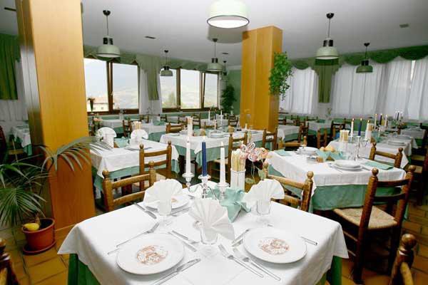 HOTEL ROSALPINA           (RIVA DEL GARDA )   (TN)