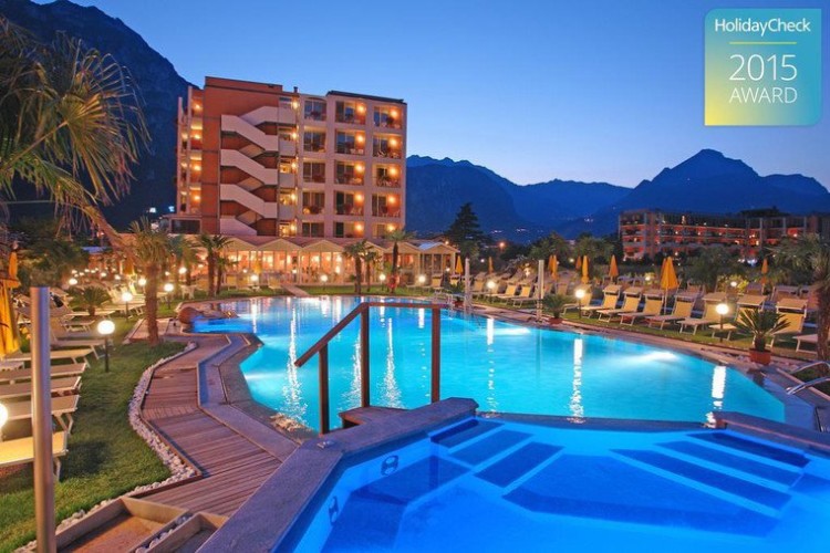 HOTEL SAVOY PALACE                  (RIVA DEL GARDA) (TN)