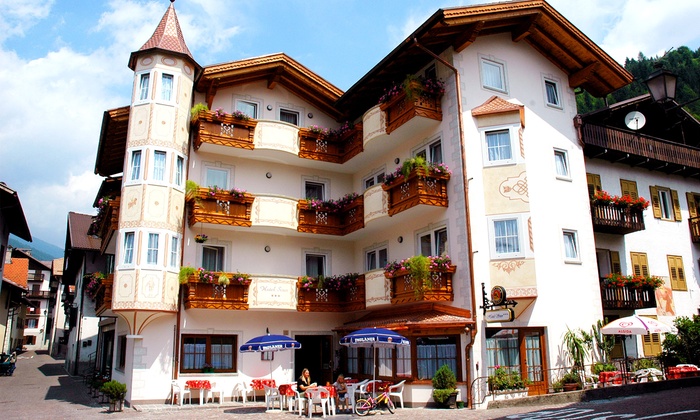 HOTEL SIROR                                      (SIROR, SAN MARTINO DI CASTROZZA) (TN)