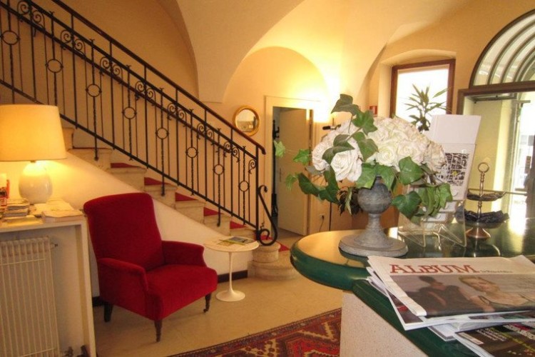 HOTEL  ACCADEMIA       (TRENTO)  (TN)