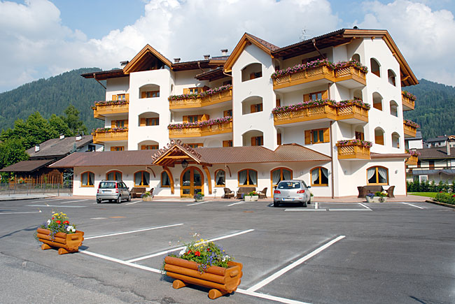 ALBERGO LAROFONTE      (TRANSACQUA) (TN)