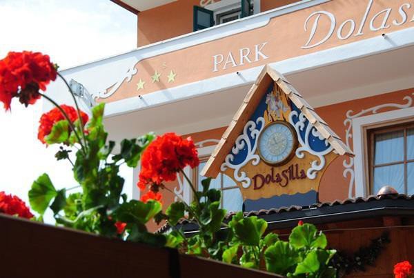 DOLASILLA PARK HOTEL          (VIGO DI FASSA)  (TN)