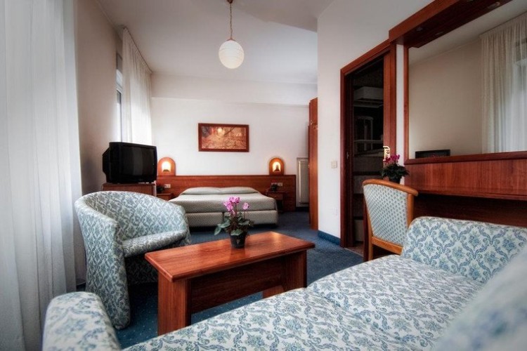 HOTEL EVEREST          (TRENTO) (TN)