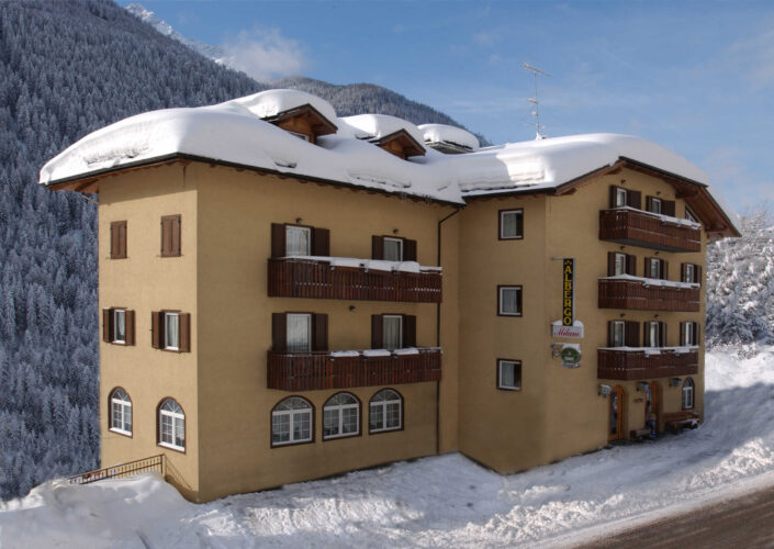 HOTEL  MILANO      (VERMIGLIO)  (TN)