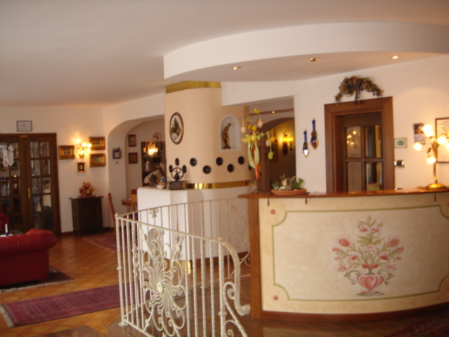 HOTEL TRE PONTI    (TONADICO) (TN)